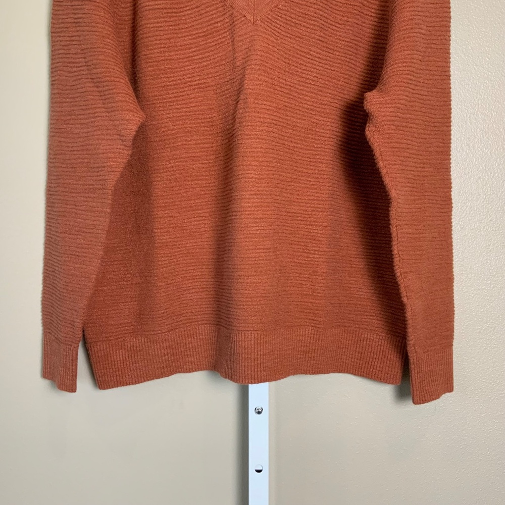 LOFT Raglan V-Neck Sweater - Picture 9 of 16